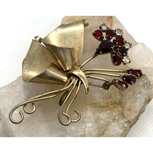 Vintage P&F‎ Gold Filled Red White Floral Organic Rhinestone Brooch Pin 7.4g